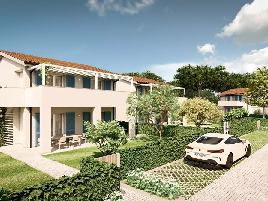 Immagine 1 di Casa bifamiliare in vendita  a Rosignano Marittimo