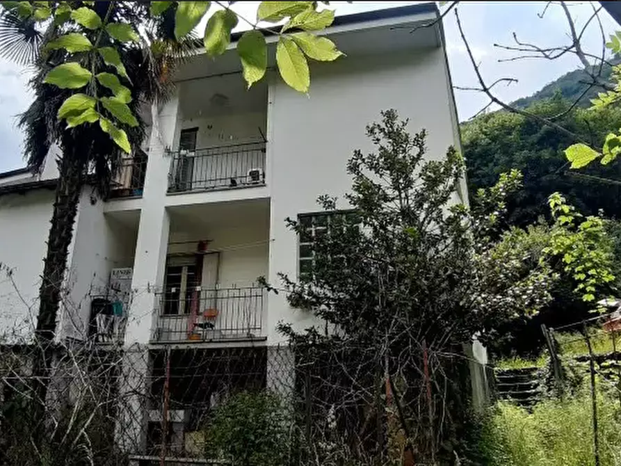 Immagine 3 di Palazzo in vendita  a Pont Canavese