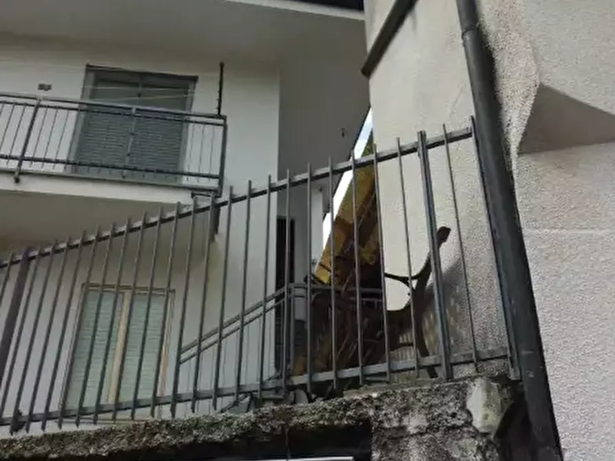 Immagine 2 di Palazzo in vendita  a Pont Canavese