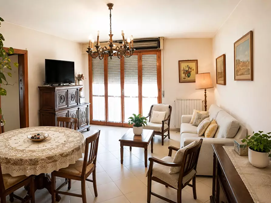 Immagine 1 di Appartamento in vendita  a Cascina