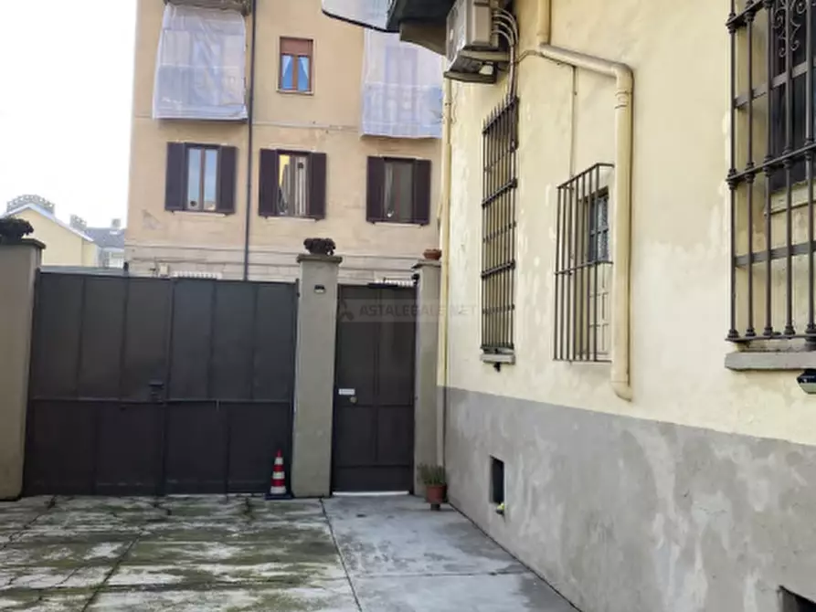 Immagine 10 di Appartamento in vendita  a Torino