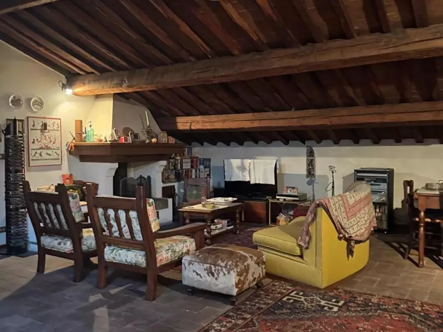 Immagine 23 di Appartamento in vendita  a Lucca