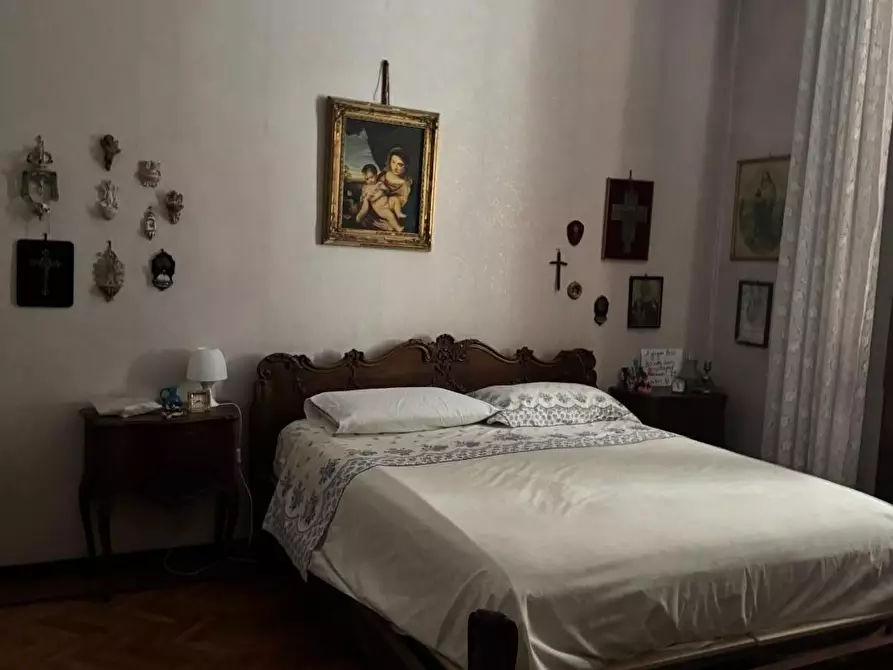 Immagine 12 di Appartamento in vendita  a Lucca