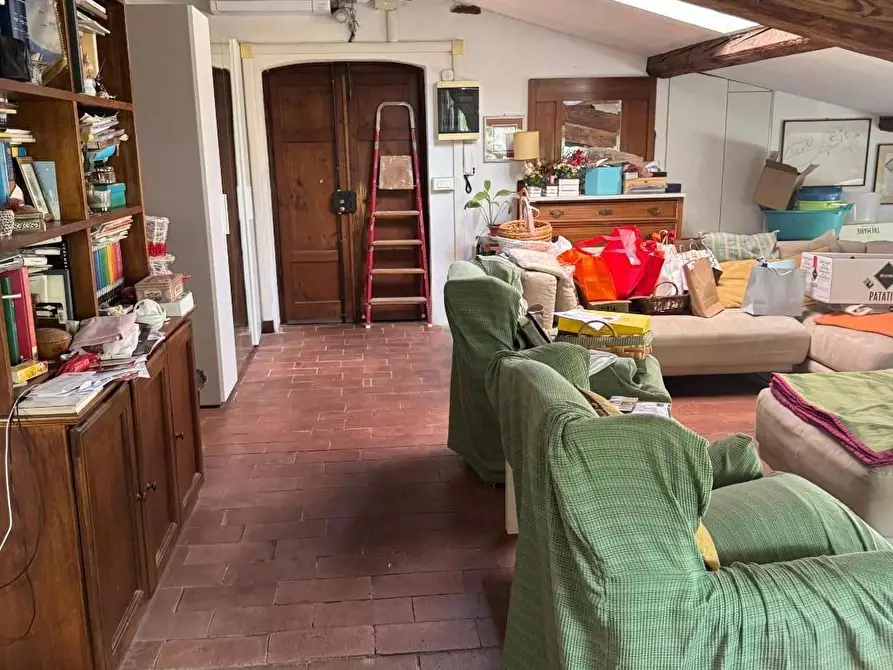 Immagine 28 di Appartamento in vendita  a Lucca