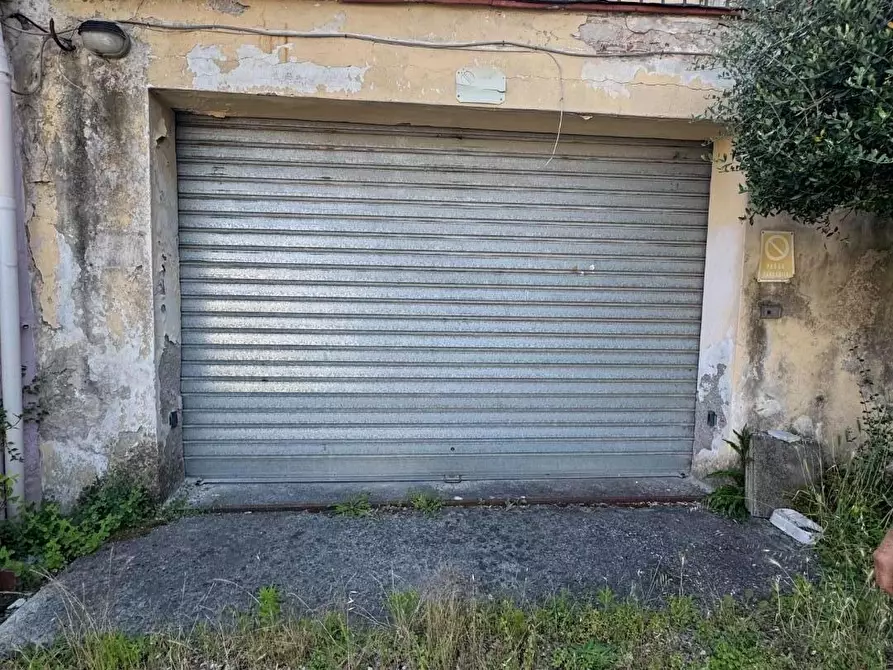 Immagine 33 di Appartamento in vendita  a Lucca
