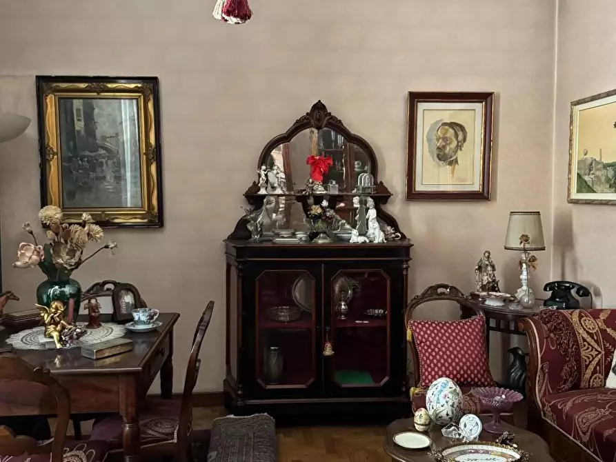 Immagine 8 di Appartamento in vendita  a Lucca
