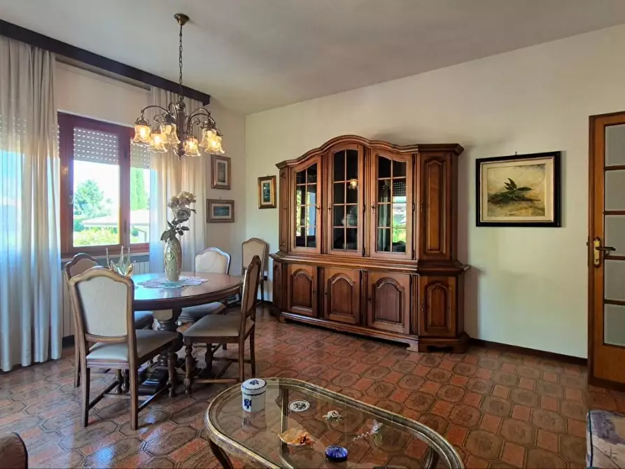 Immagine 16 di Villa in vendita  a Capannori