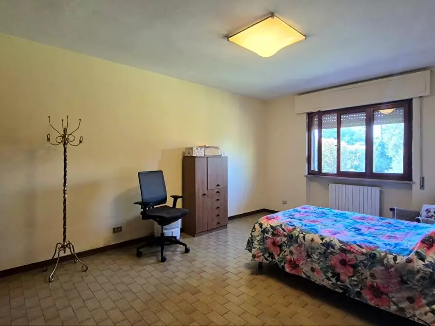 Immagine 37 di Villa in vendita  a Capannori