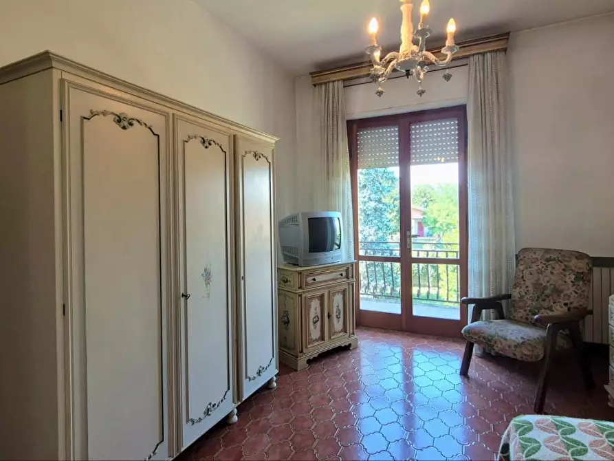 Immagine 28 di Villa in vendita  a Capannori