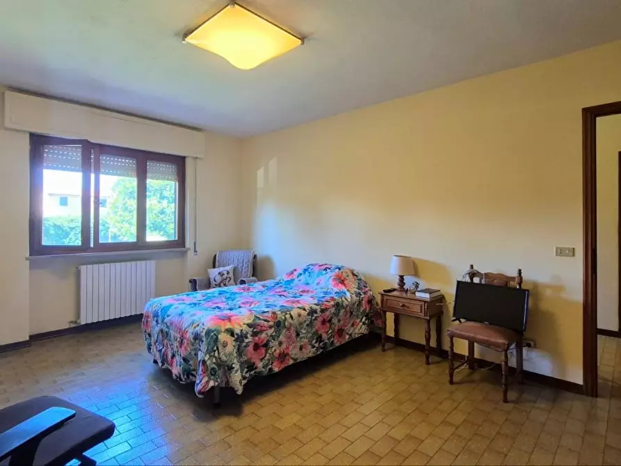 Immagine 38 di Villa in vendita  a Capannori