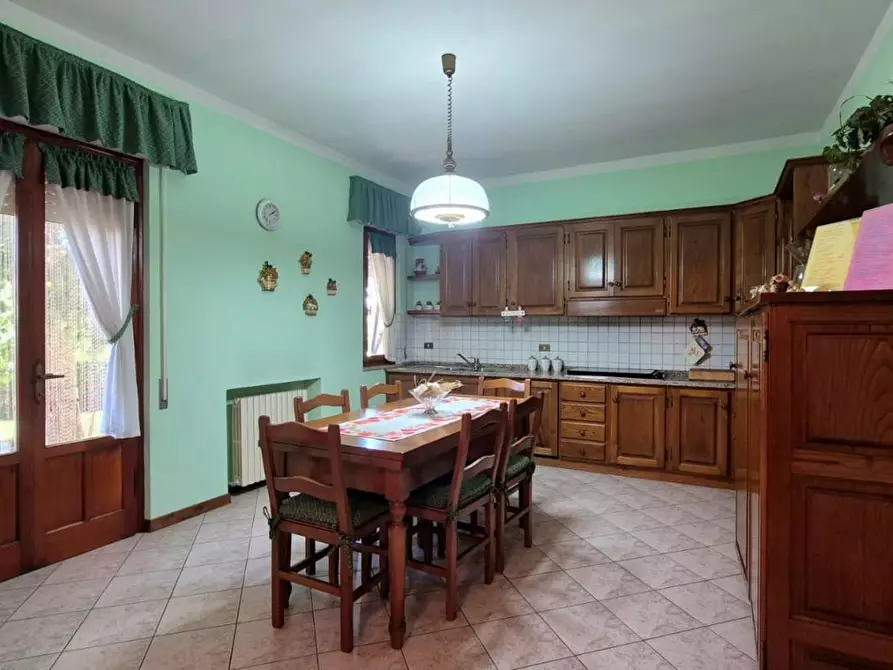 Immagine 23 di Villa in vendita  a Capannori