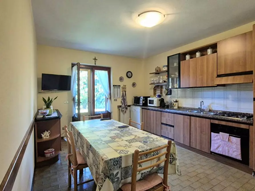 Immagine 35 di Villa in vendita  a Capannori