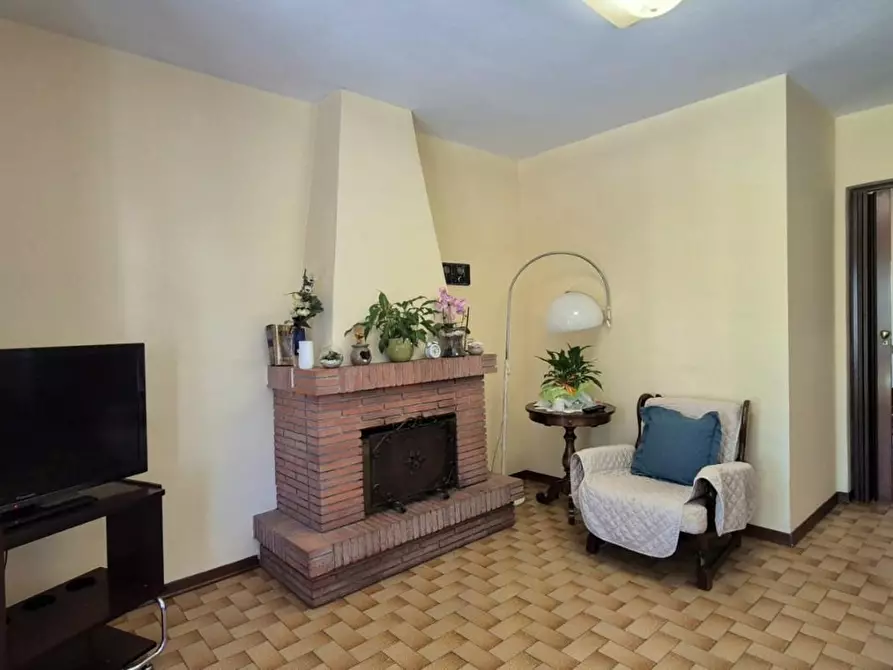 Immagine 34 di Villa in vendita  a Capannori