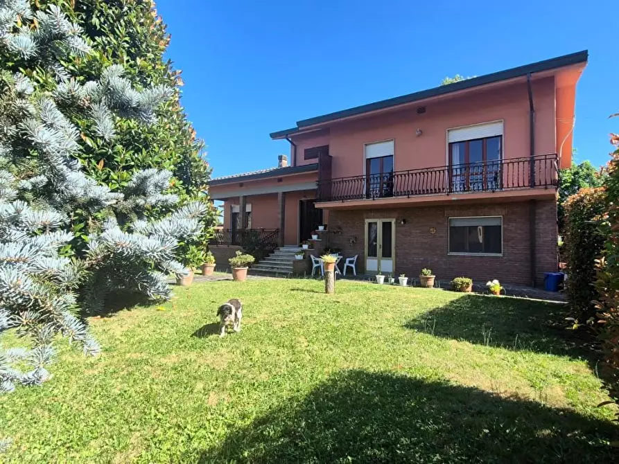 Immagine 1 di Villa in vendita  a Capannori