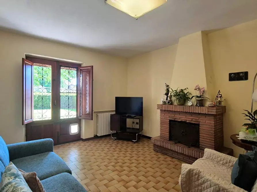 Immagine 33 di Villa in vendita  a Capannori