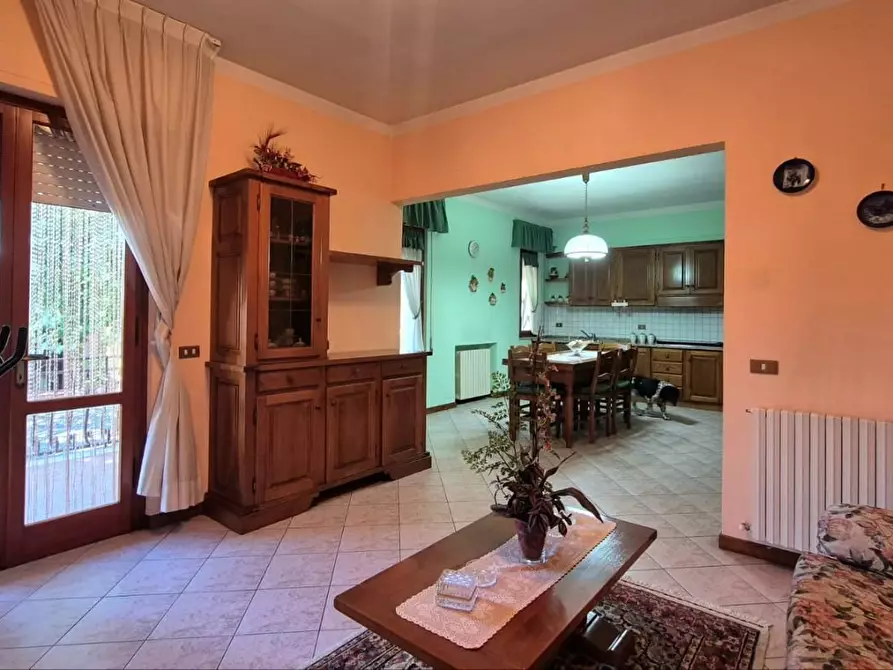 Immagine 22 di Villa in vendita  a Capannori