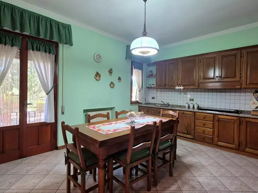 Immagine 18 di Villa in vendita  a Capannori
