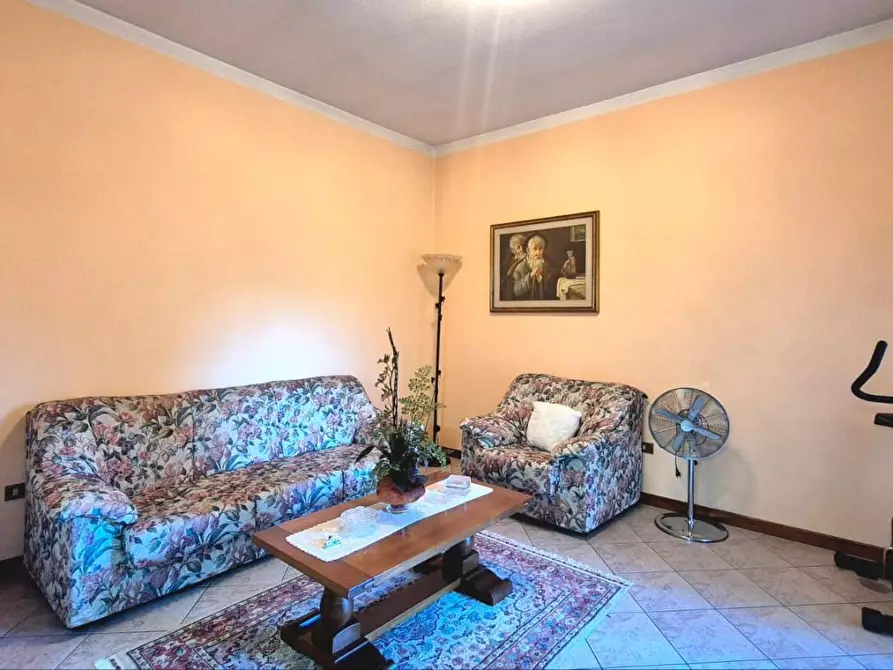 Immagine 21 di Villa in vendita  a Capannori