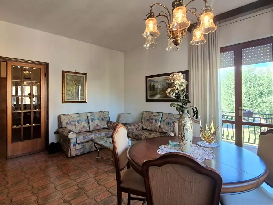 Immagine 15 di Villa in vendita  a Capannori