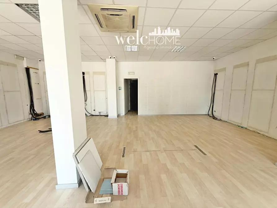 Immagine 12 di Locale commerciale in vendita  a Signa