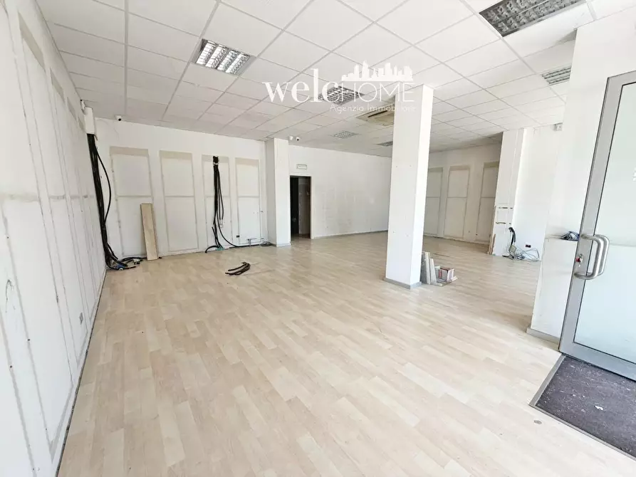Immagine 14 di Locale commerciale in vendita  a Signa