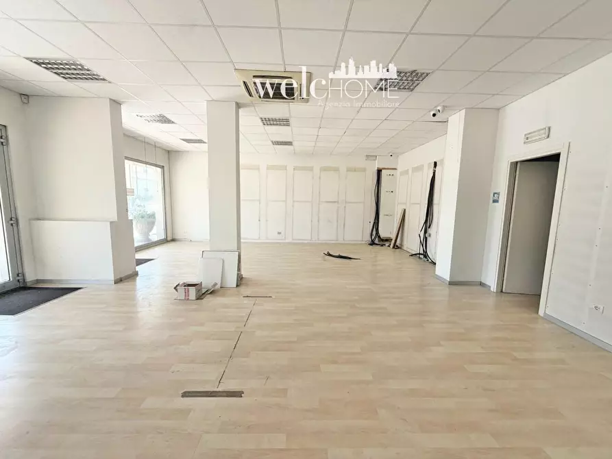 Immagine 8 di Locale commerciale in vendita  a Signa