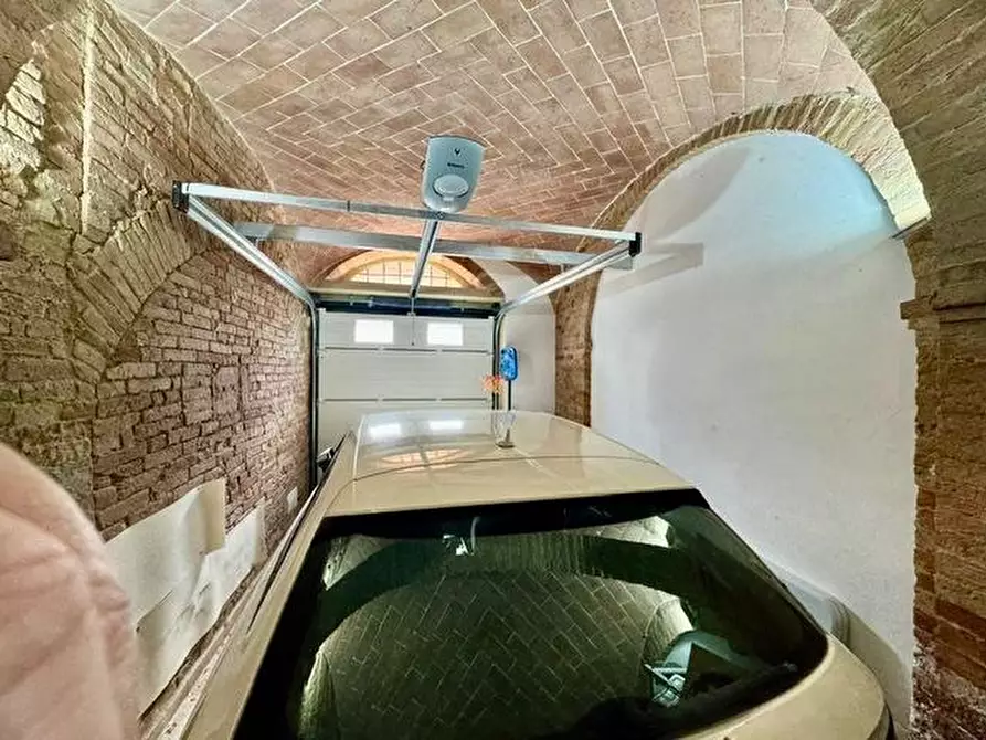 Immagine 24 di Appartamento in vendita  a Siena