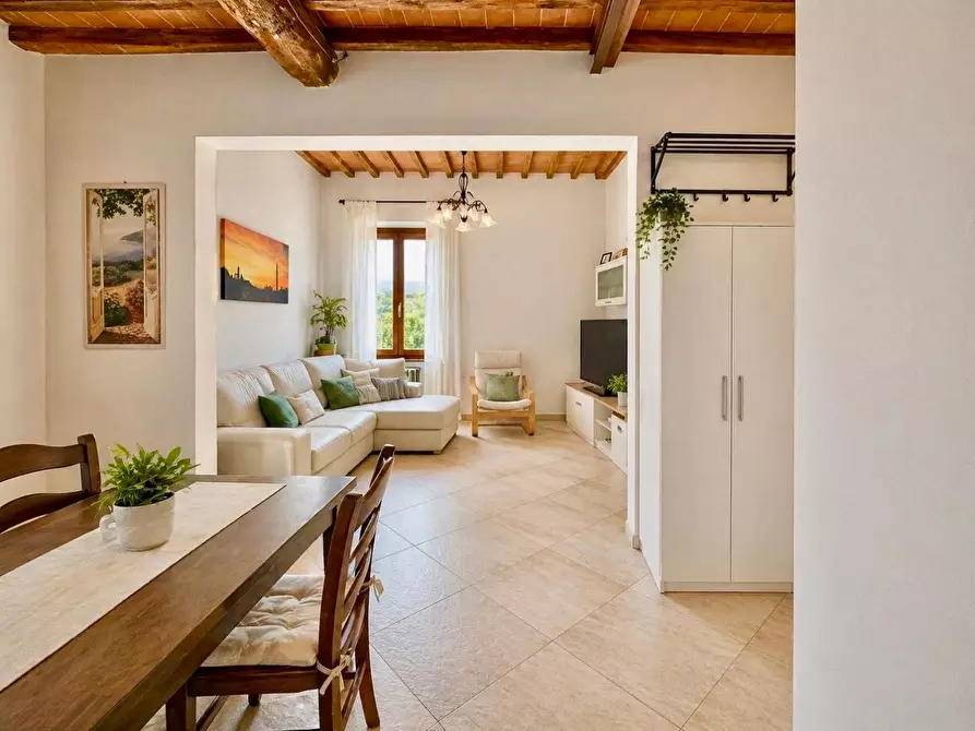 Immagine 5 di Appartamento in vendita  a Siena