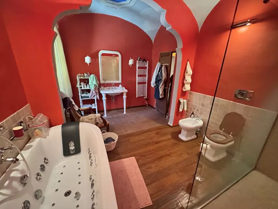 Immagine 37 di Villa in vendita  a Cascina