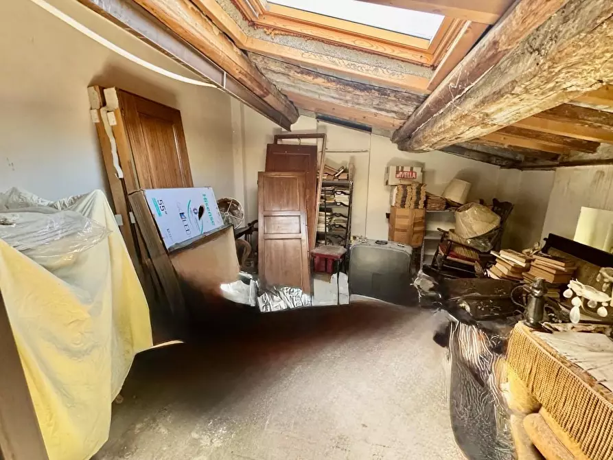Immagine 47 di Villa in vendita  a Cascina
