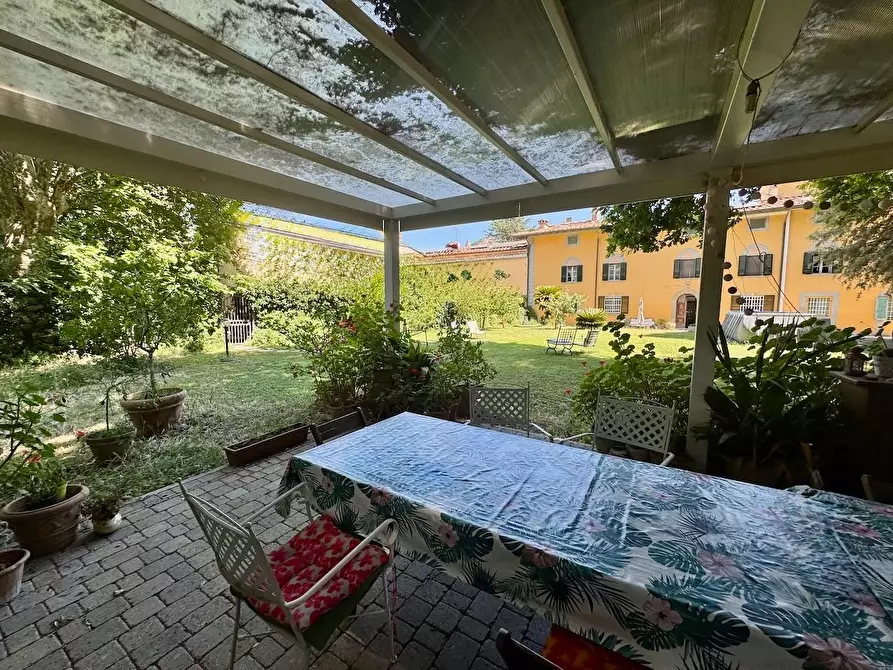 Immagine 5 di Villa in vendita  a Cascina