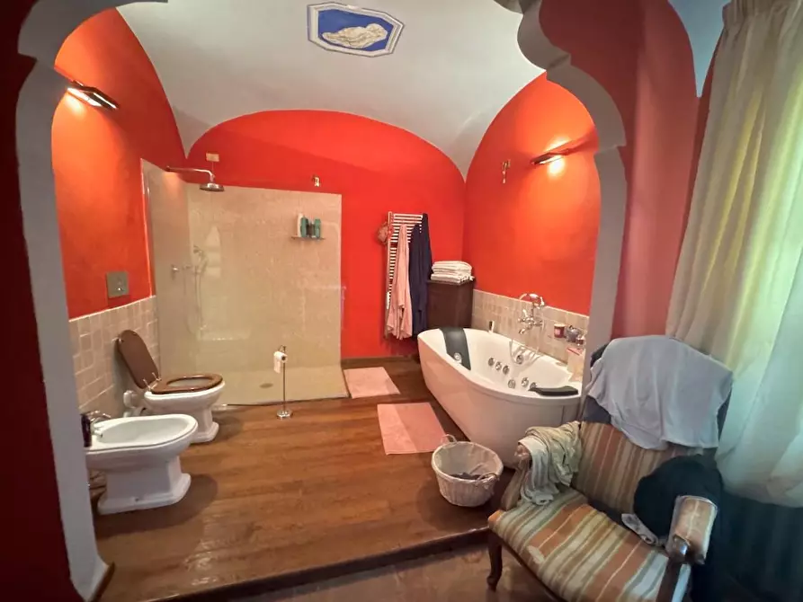 Immagine 39 di Villa in vendita  a Cascina