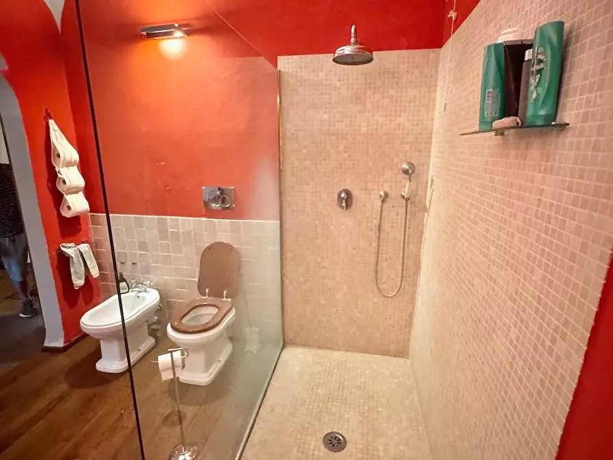 Immagine 38 di Villa in vendita  a Cascina