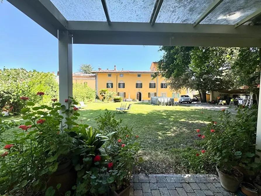 Immagine 10 di Villa in vendita  a Cascina