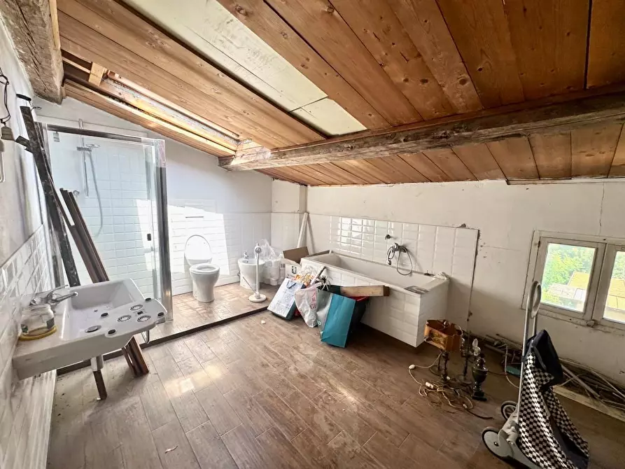 Immagine 45 di Villa in vendita  a Cascina