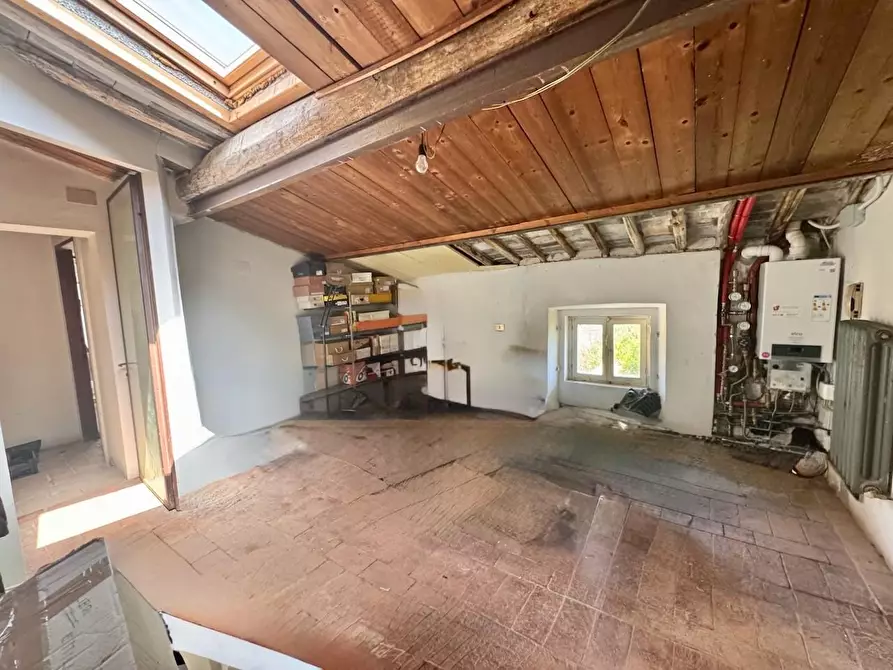 Immagine 43 di Villa in vendita  a Cascina