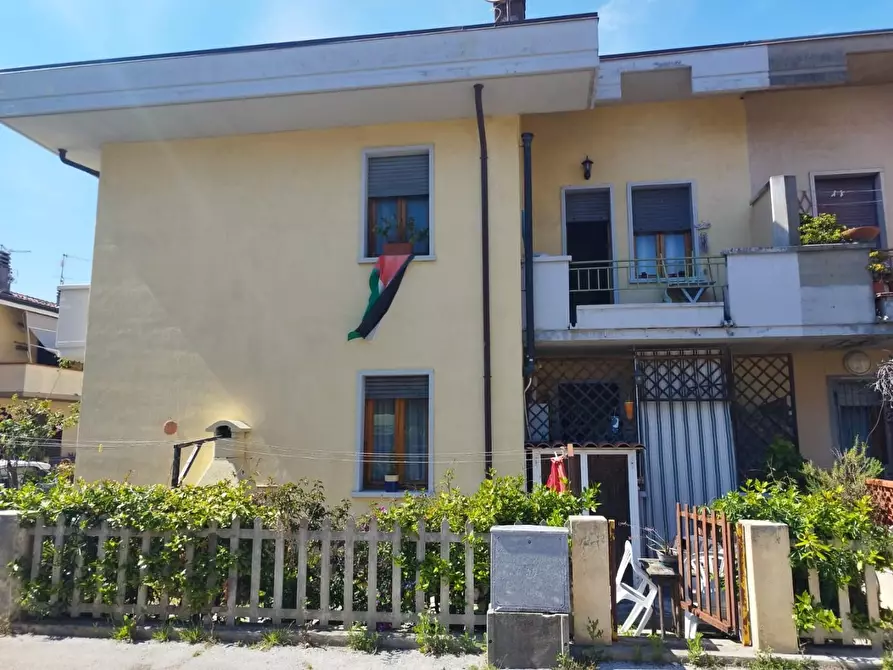 Immagine 28 di Villetta a schiera in vendita  a Viareggio