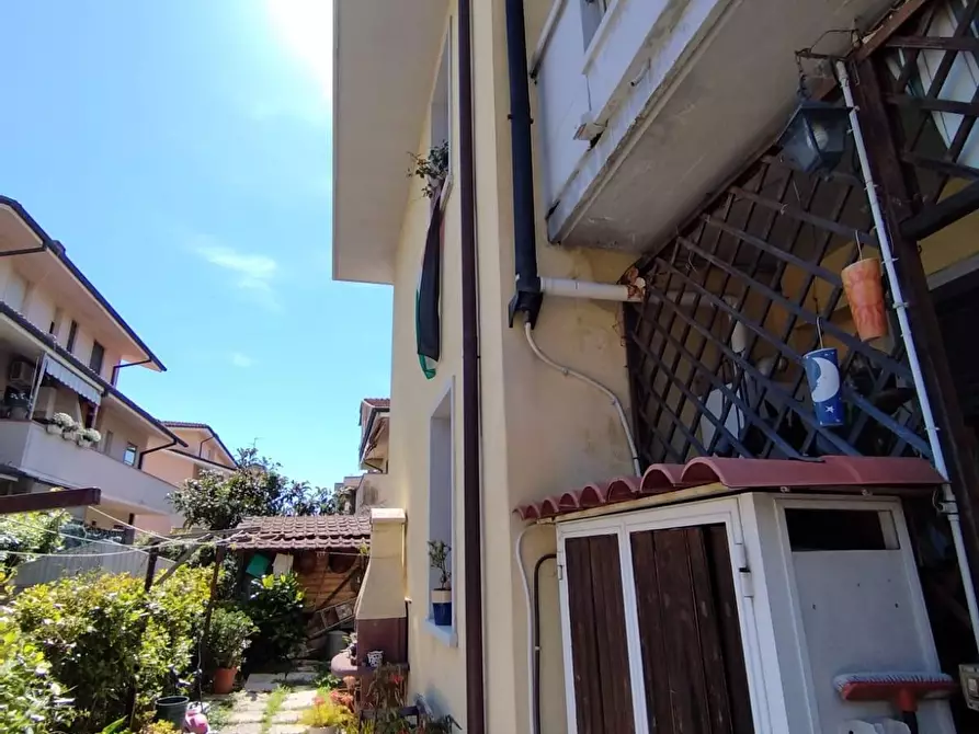 Immagine 30 di Villetta a schiera in vendita  a Viareggio