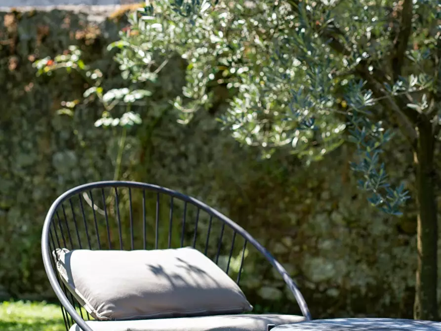 Immagine 6 di Casa colonica in vendita  a Camaiore