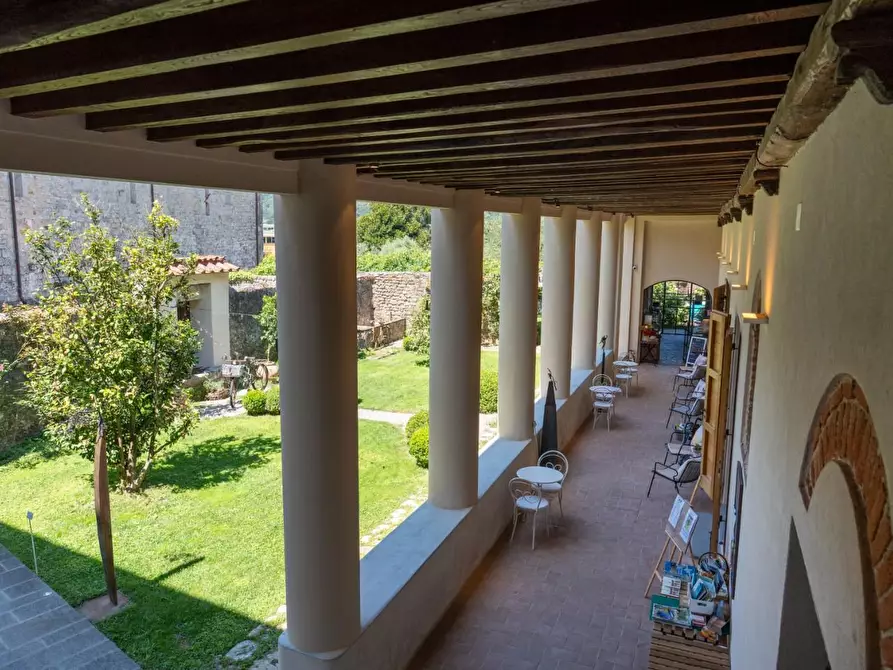 Immagine 30 di Casa colonica in vendita  a Camaiore