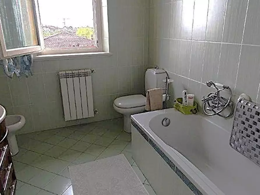 Immagine 23 di Casa bifamiliare in vendita  a Camaiore
