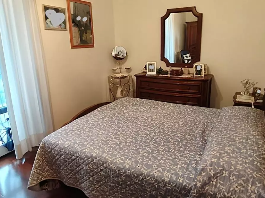 Immagine 30 di Casa bifamiliare in vendita  a Camaiore