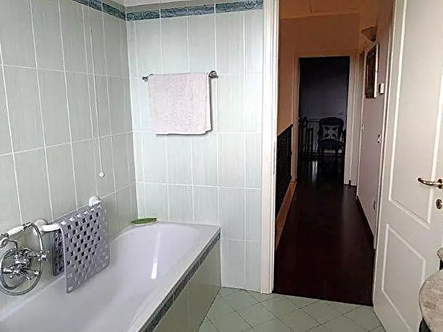 Immagine 25 di Casa bifamiliare in vendita  a Camaiore