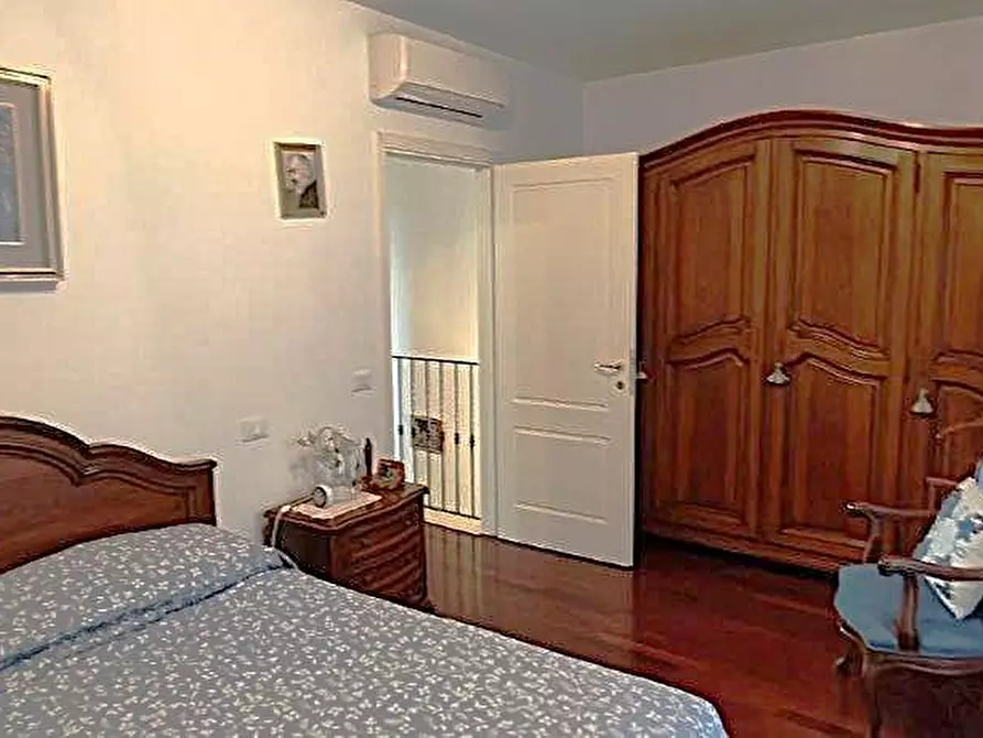 Immagine 32 di Casa bifamiliare in vendita  a Camaiore