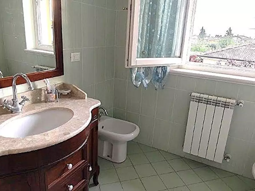 Immagine 24 di Casa bifamiliare in vendita  a Camaiore