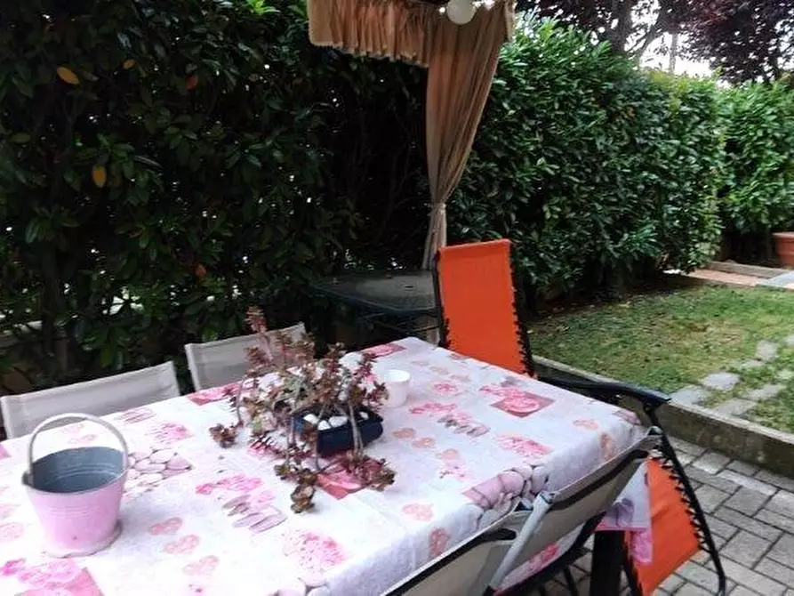 Immagine 13 di Casa bifamiliare in vendita  a Camaiore