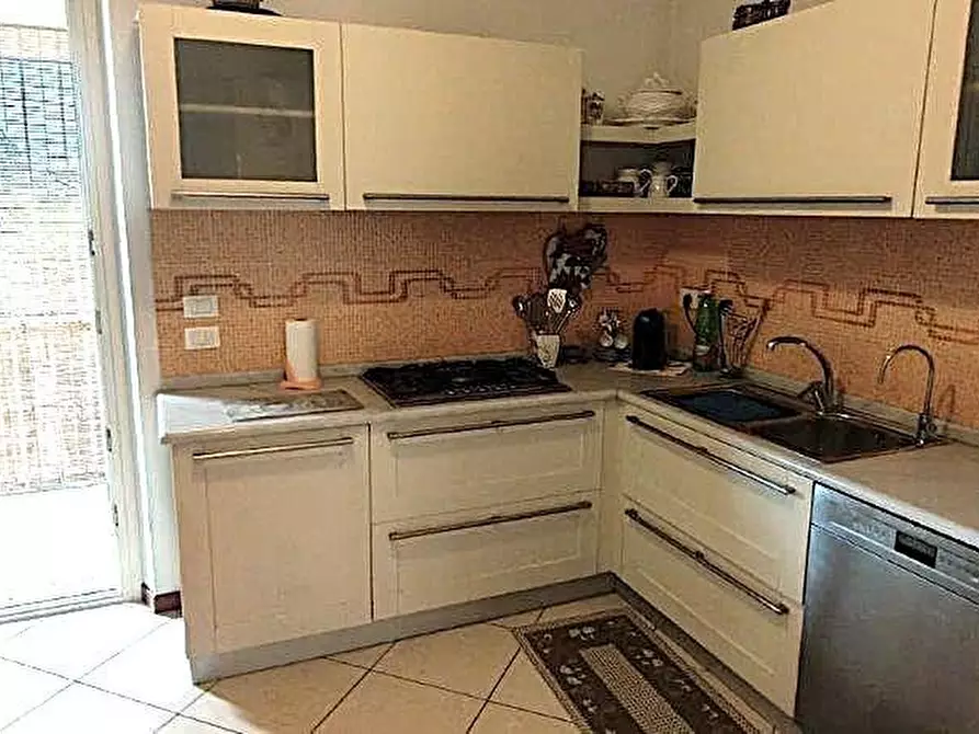 Immagine 9 di Casa bifamiliare in vendita  a Camaiore