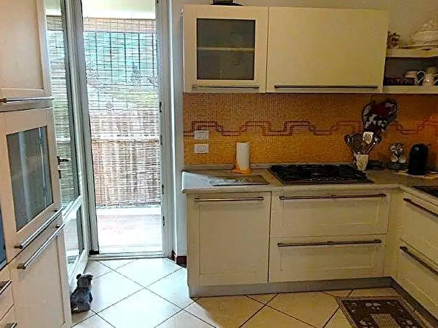 Immagine 10 di Casa bifamiliare in vendita  a Camaiore