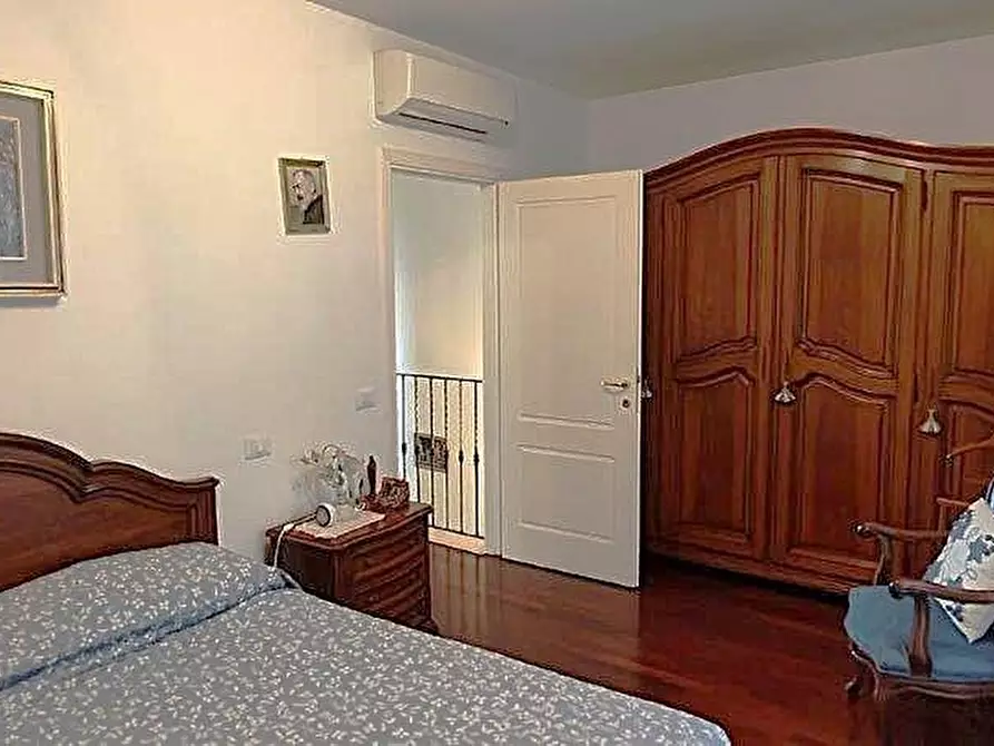 Immagine 31 di Casa bifamiliare in vendita  a Camaiore