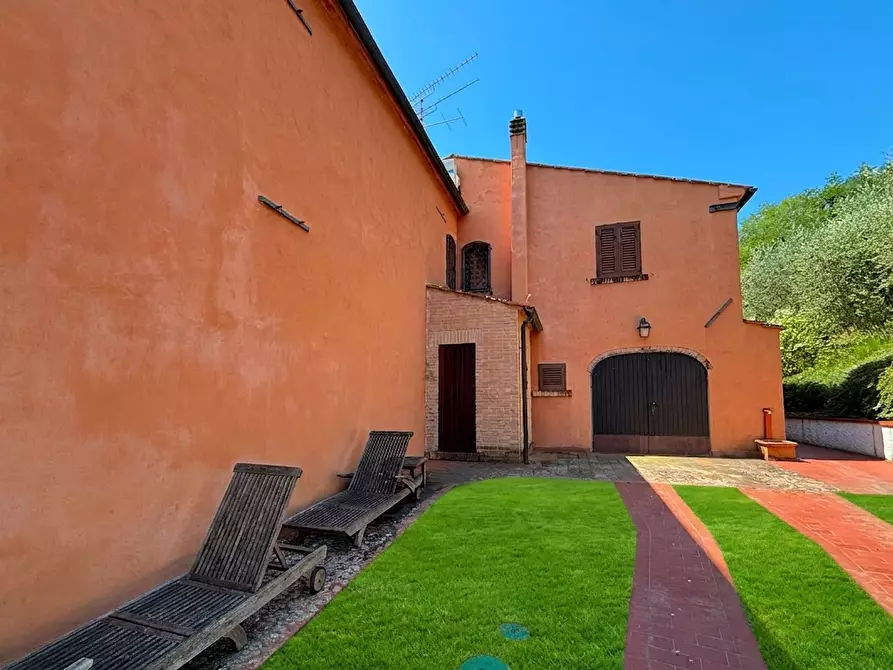 Immagine 2 di Casa colonica in vendita  a Terricciola